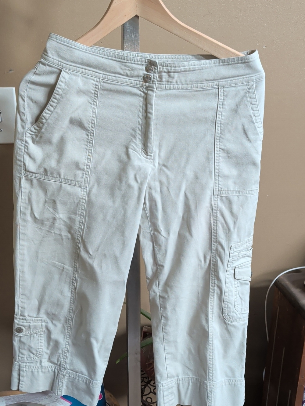 Coldwater Creek Cream Utility Crop Pants